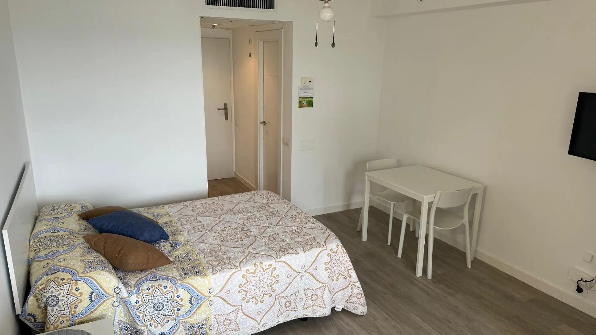 Apartment Ferienwohnung Torremolinos Carihuela 1ª Linea Playa